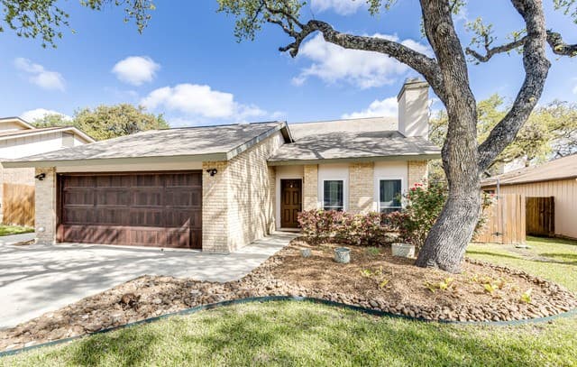 3-bedroom rental at 1949 Creek Mountain in San Antonio, TX — photo 1
