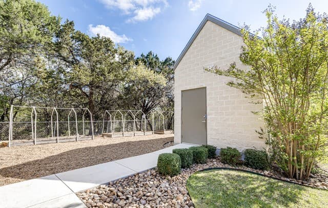 3-bedroom rental at 1949 Creek Mountain in San Antonio, TX — photo 2