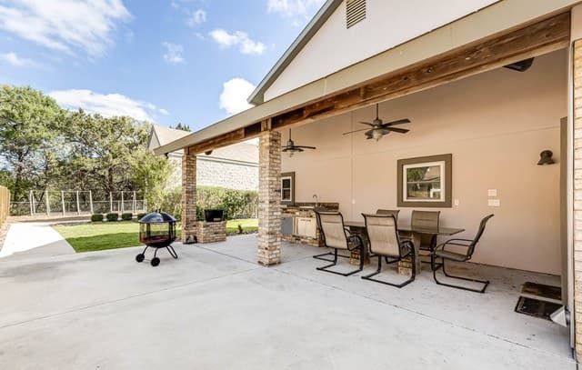 3-bedroom rental at 1949 Creek Mountain in San Antonio, TX — photo 3