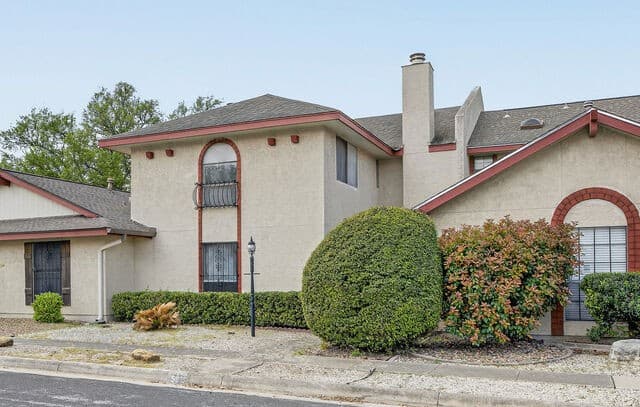 3-bedroom rental at 5812 Royal in San Antonio, TX — photo 1