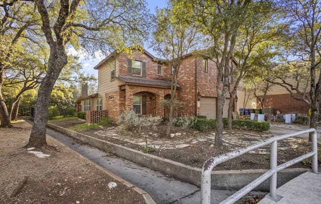 3-bedroom rental at 4030 Alpine Aster in San Antonio, TX — photo 3