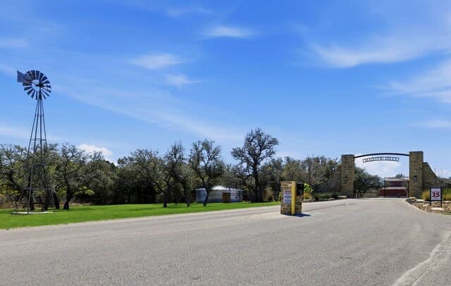 rental at 207 Majestic Hills in Blanco, TX — photo 2