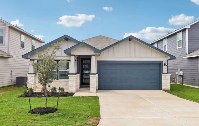 3-bedroom rental at 874 Shatterhand Blvd in San Antonio, TX — photo 1