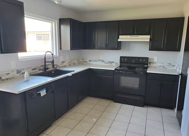 3-bedroom rental at 223 Lebanon in San Antonio, TX — photo 3