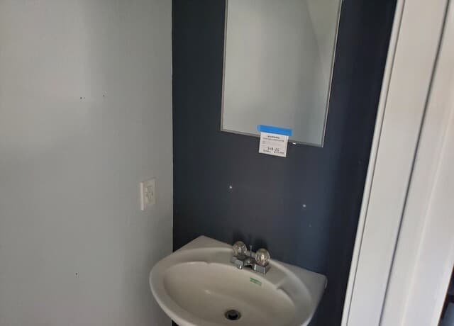 3-bedroom rental at 223 Lebanon in San Antonio, TX — photo 5