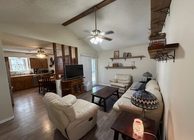 3-bedroom rental at 4223 Desert Gold in San Antonio, TX — photo 5
