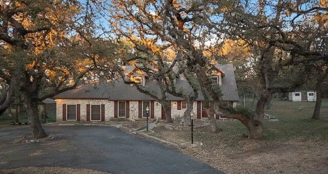 4-bedroom rental at 27726 Timberline in San Antonio, TX — photo 4