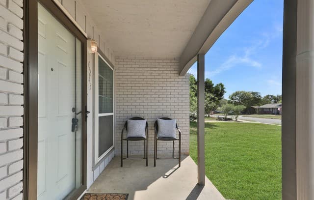 3-bedroom rental at 6243 Flint Rock Dr in San Antonio, TX — photo 3