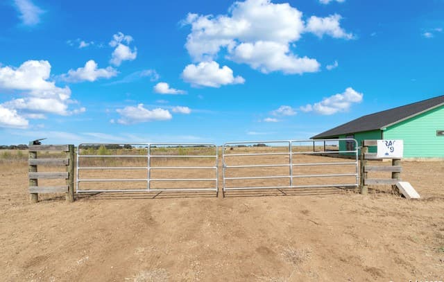 rental at 0 Cr 136 Tract 19 in Floresville, TX — photo 3