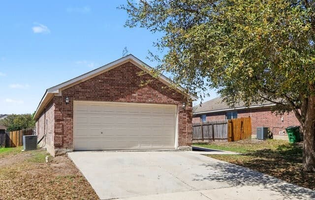 3-bedroom rental at 6419 Ithaca Frst in San Antonio, TX — photo 1