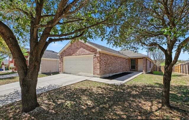 3-bedroom rental at 6419 Ithaca Frst in San Antonio, TX — photo 4