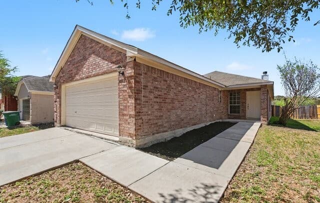 3-bedroom rental at 6419 Ithaca Frst in San Antonio, TX — photo 5