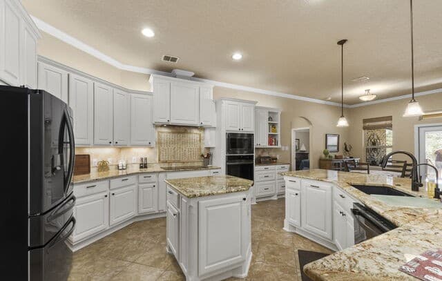 4-bedroom rental at 30210 Setterfeld in Fair Oaks Ranch, TX — photo 4