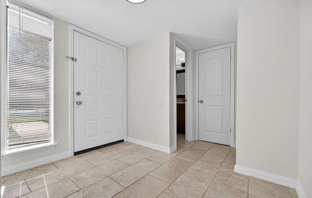 2-bedroom rental at 8547 Echo Creek in San Antonio, TX — photo 1