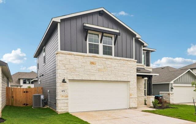 4-bedroom rental at 871 Shatterhand Blvd in San Antonio, TX — photo 4