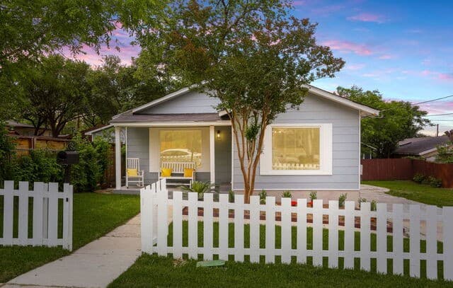 3-bedroom rental at 308 Andrews in San Antonio, TX — photo 2