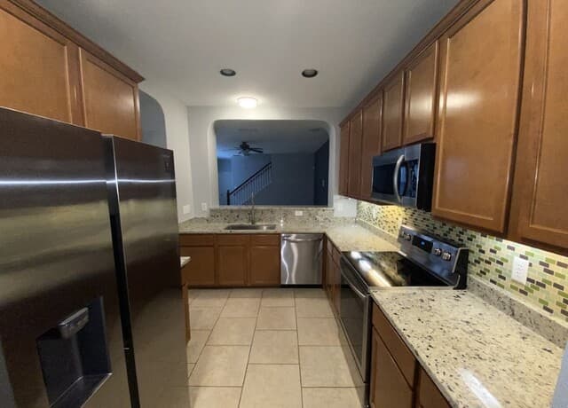 3-bedroom rental at 12404 Abbey Park in San Antonio, TX — photo 2