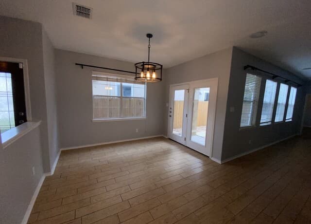 3-bedroom rental at 12404 Abbey Park in San Antonio, TX — photo 4