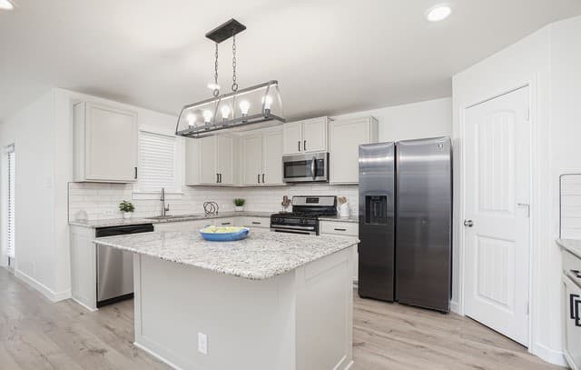 3-bedroom rental at 8723 Addison in San Antonio, TX — photo 4