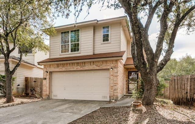 3-bedroom rental at 10 Rainy Ave in San Antonio, TX — photo 1