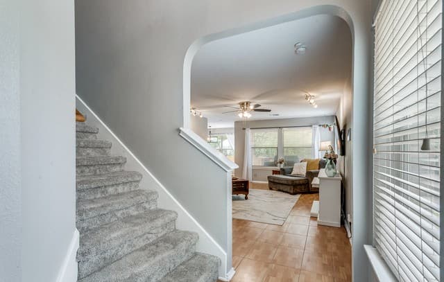 3-bedroom rental at 10 Rainy Ave in San Antonio, TX — photo 3