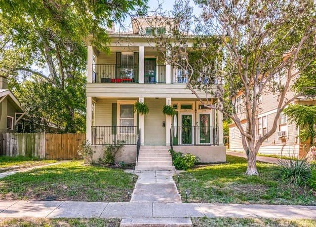 rental at 274 Post Ave in San Antonio, TX — photo 1