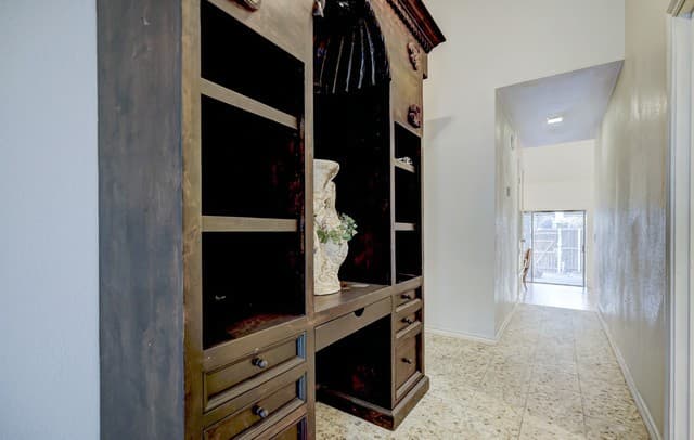 3-bedroom rental at 6422 Honey Hl in San Antonio, TX — photo 5
