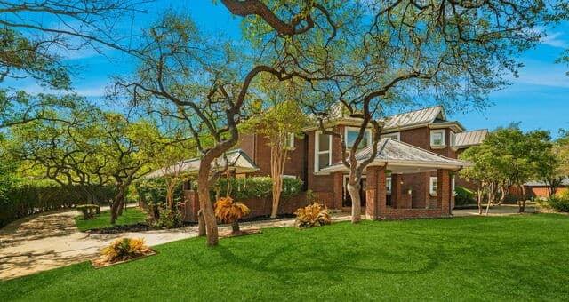 5-bedroom rental at 11723 Mill Rock in San Antonio, TX — photo 1