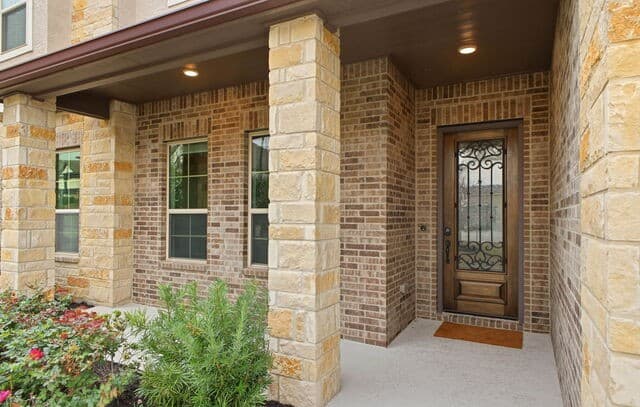 5-bedroom rental at 3903 Glenellen in San Antonio, TX — photo 2