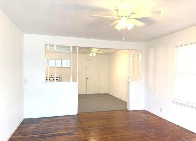 2-bedroom rental at 122 Waugh in San Antonio, TX — photo 2
