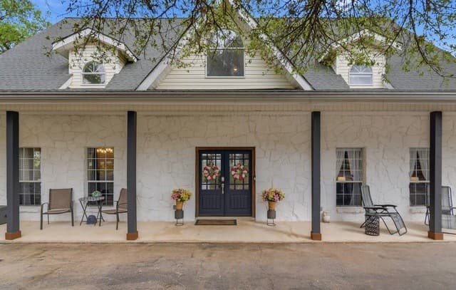 4-bedroom rental at 2014 Whispering Water in Spring Branch, TX — photo 3