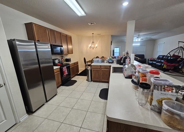 3-bedroom rental at 3815 Bennington Way in San Antonio, TX — photo 2