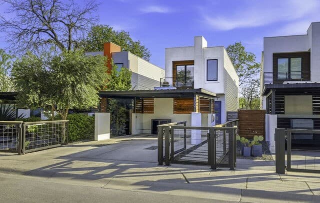 3-bedroom rental at 130 Clay in San Antonio, TX — photo 1