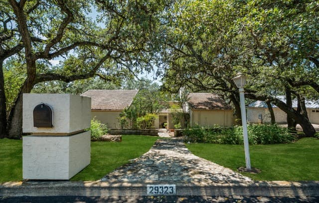 4-bedroom rental at 29323 No Le Hace in Fair Oaks Ranch, TX — photo 1
