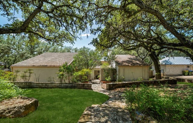 4-bedroom rental at 29323 No Le Hace in Fair Oaks Ranch, TX — photo 4
