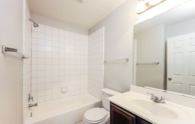 3-bedroom rental at 2625 Green Leaf Way in San Antonio, TX — photo 2