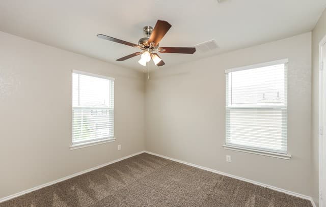 3-bedroom rental at 2625 Green Leaf Way in San Antonio, TX — photo 3