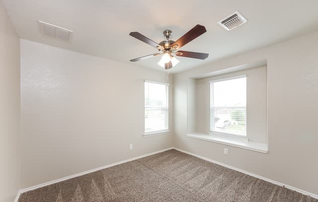 3-bedroom rental at 2625 Green Leaf Way in San Antonio, TX — photo 5