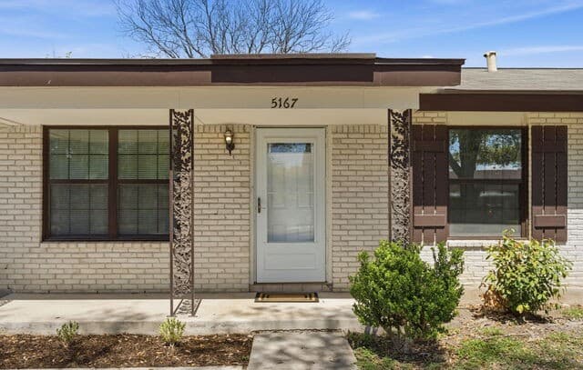 4-bedroom rental at 5167 Village Path in San Antonio, TX — photo 4
