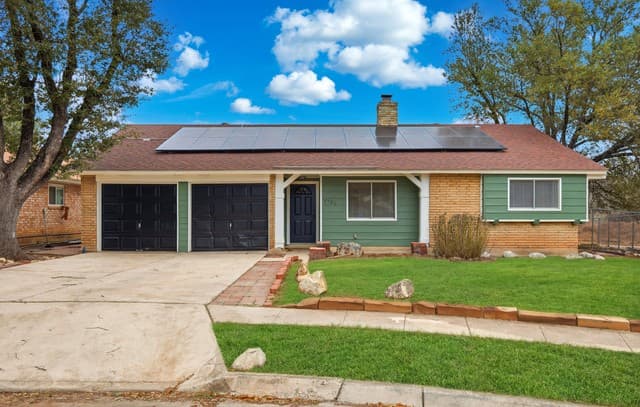 3-bedroom rental at 4706 Esterbrook in San Antonio, TX — photo 2