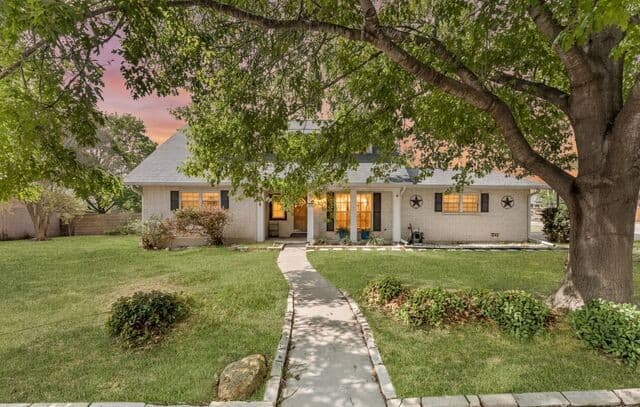 4-bedroom rental at 4906 El Gusto in San Antonio, TX — photo 3
