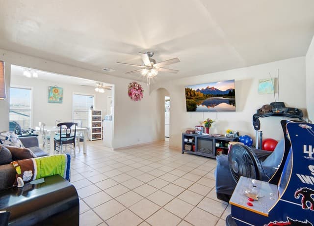 2-bedroom rental at 179 Howle Ave in San Antonio, TX — photo 4