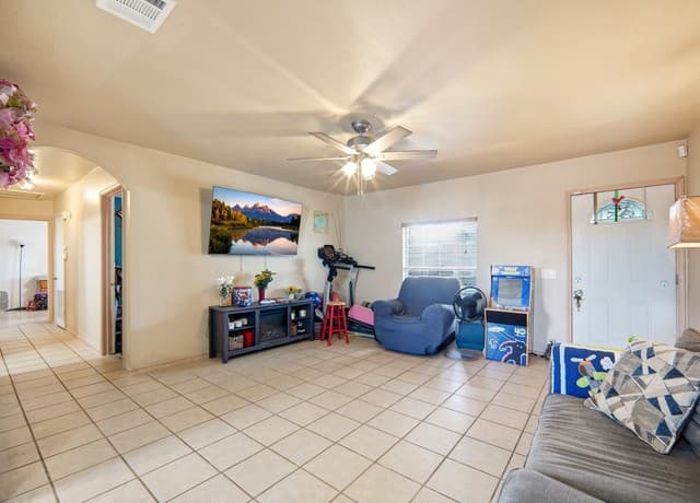 2-bedroom rental at 179 Howle Ave in San Antonio, TX — photo 5