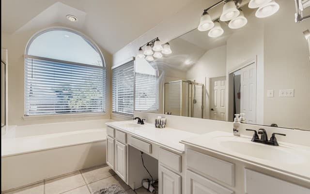3-bedroom rental at 34 Sable Hts in San Antonio, TX — photo 4