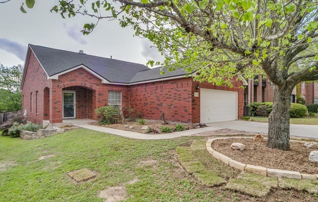 3-bedroom rental at 24726 Crescent Run in San Antonio, TX — photo 2