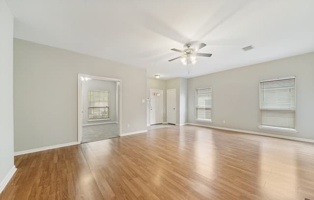 3-bedroom rental at 24726 Crescent Run in San Antonio, TX — photo 4