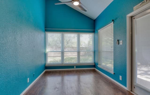 3-bedroom rental at 2434 Canyon Rim in San Antonio, TX — photo 5