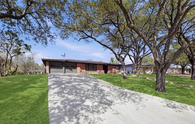 2-bedroom rental at 219 Sunnycrest in San Antonio, TX — photo 1