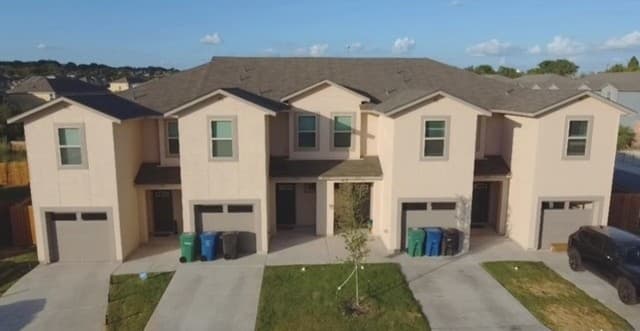 rental at 6427 Luglio in San Antonio, TX — photo 3