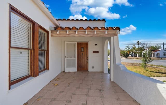 3-bedroom rental at 1446 Fulton in San Antonio, TX — photo 4